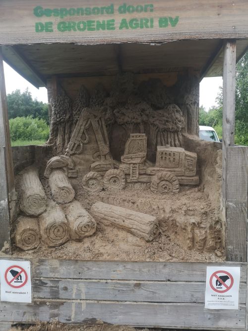 NIEUW ZANDSCULPTUREN KUINDERBOS